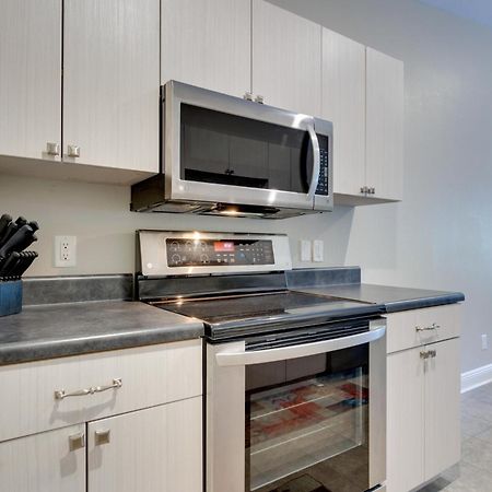 Dog-Friendly Pensacola Duplex About 7 Mi To Downtown Apartment Exterior photo