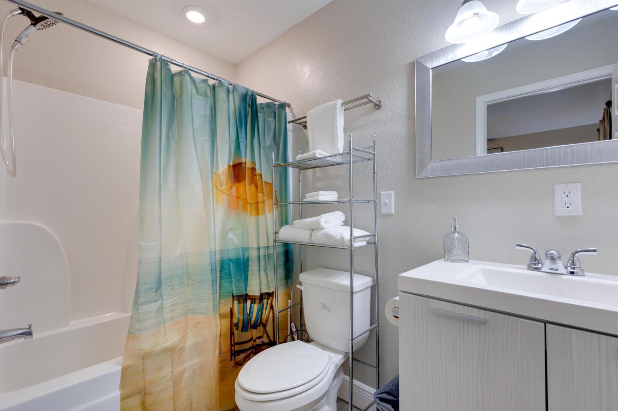 Dog-Friendly Pensacola Duplex About 7 Mi To Downtown Apartment Exterior photo