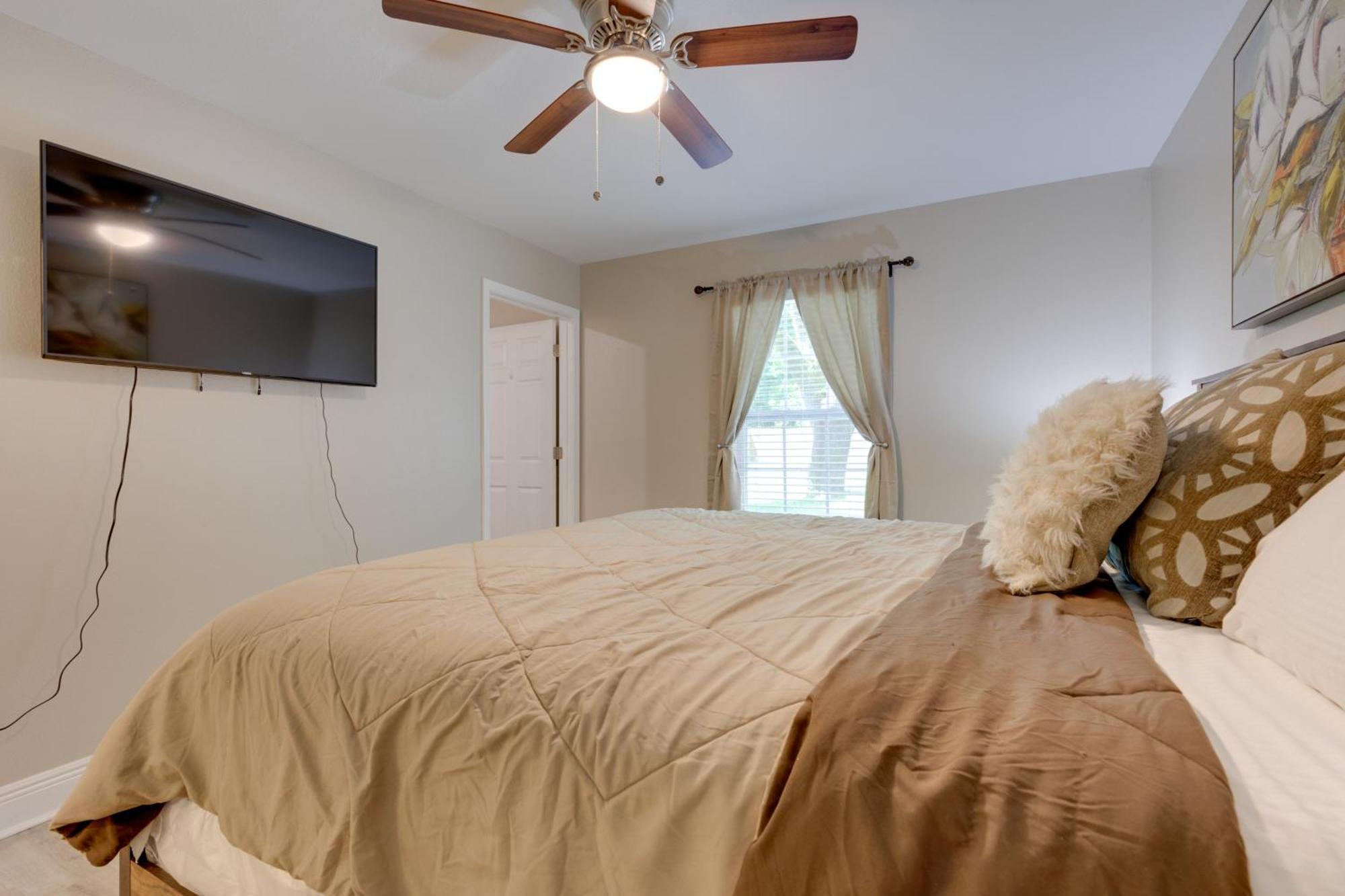 Dog-Friendly Pensacola Duplex About 7 Mi To Downtown Apartment Exterior photo