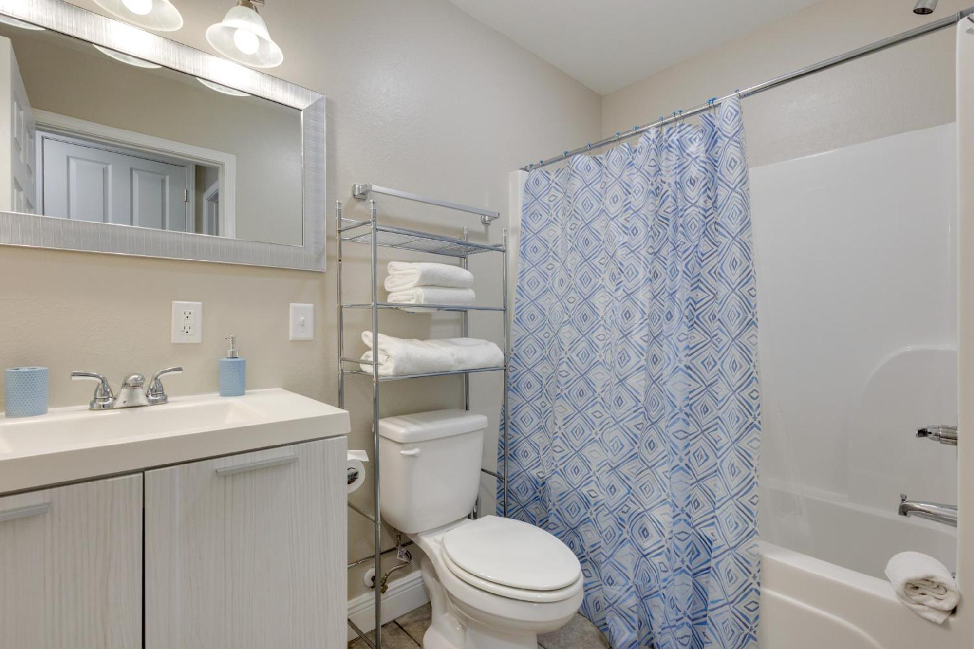 Dog-Friendly Pensacola Duplex About 7 Mi To Downtown Apartment Exterior photo