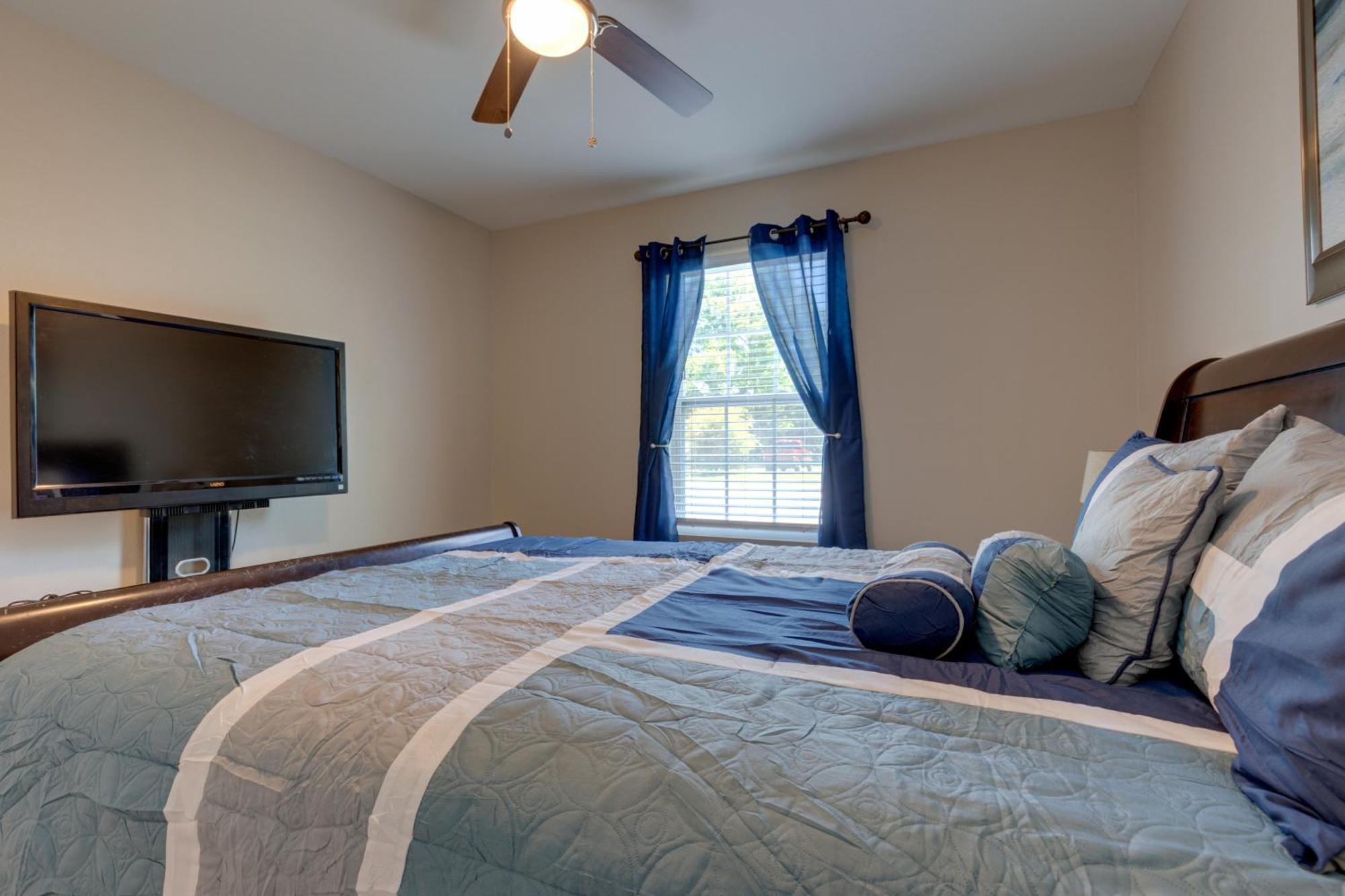 Dog-Friendly Pensacola Duplex About 7 Mi To Downtown Apartment Exterior photo