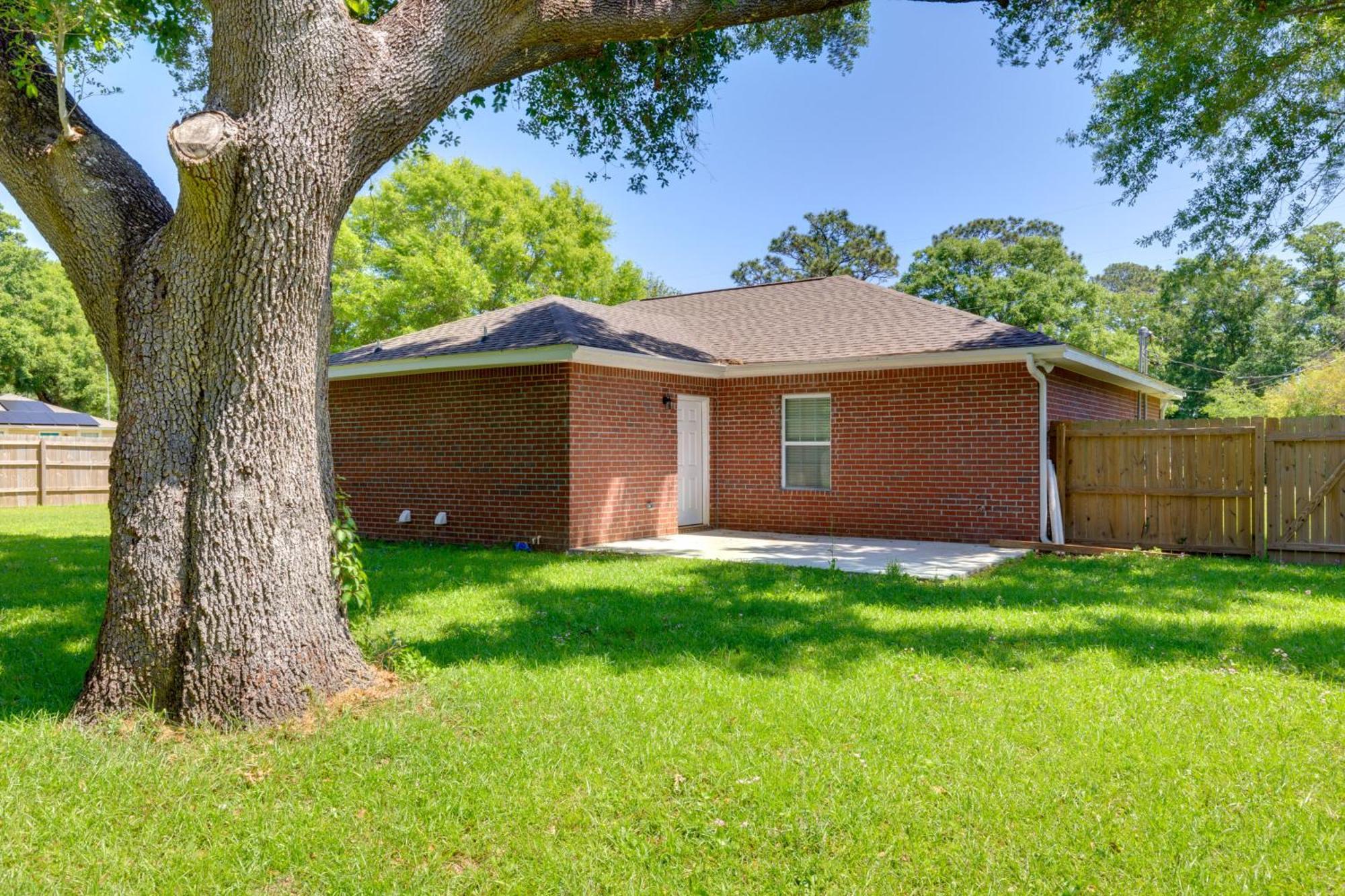 Dog-Friendly Pensacola Duplex About 7 Mi To Downtown Apartment Exterior photo